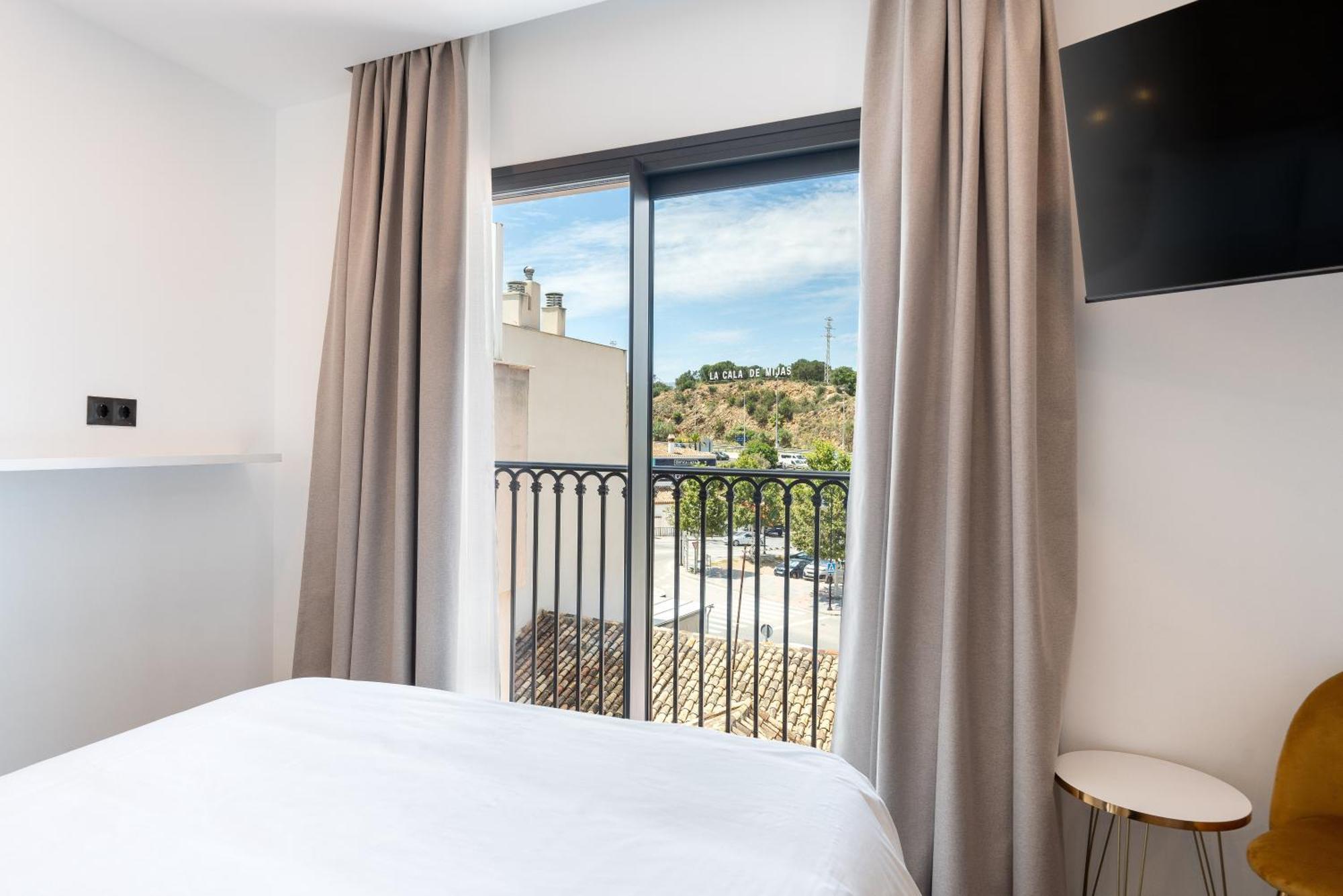 The Orange House Boutique Hotel And Upstairs Rooftop Bar Center Of La Cala De Mijas 100M From The Beach Exterior foto